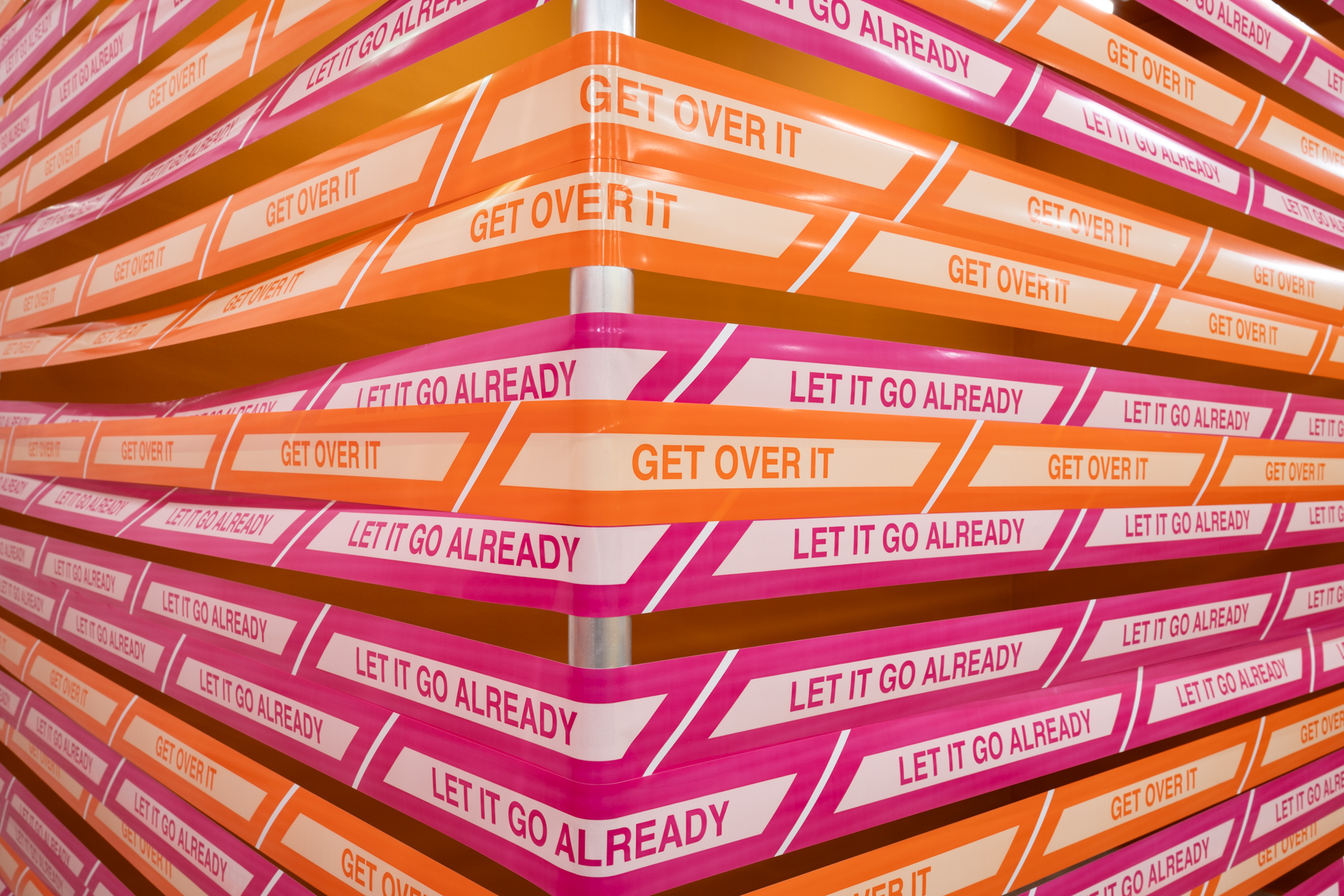 Mimi Ọnụọha, no one told me, 2025, Ausstellungsansicht Soft Zeros, Secession 2025. Foto: Sophie Pölzl